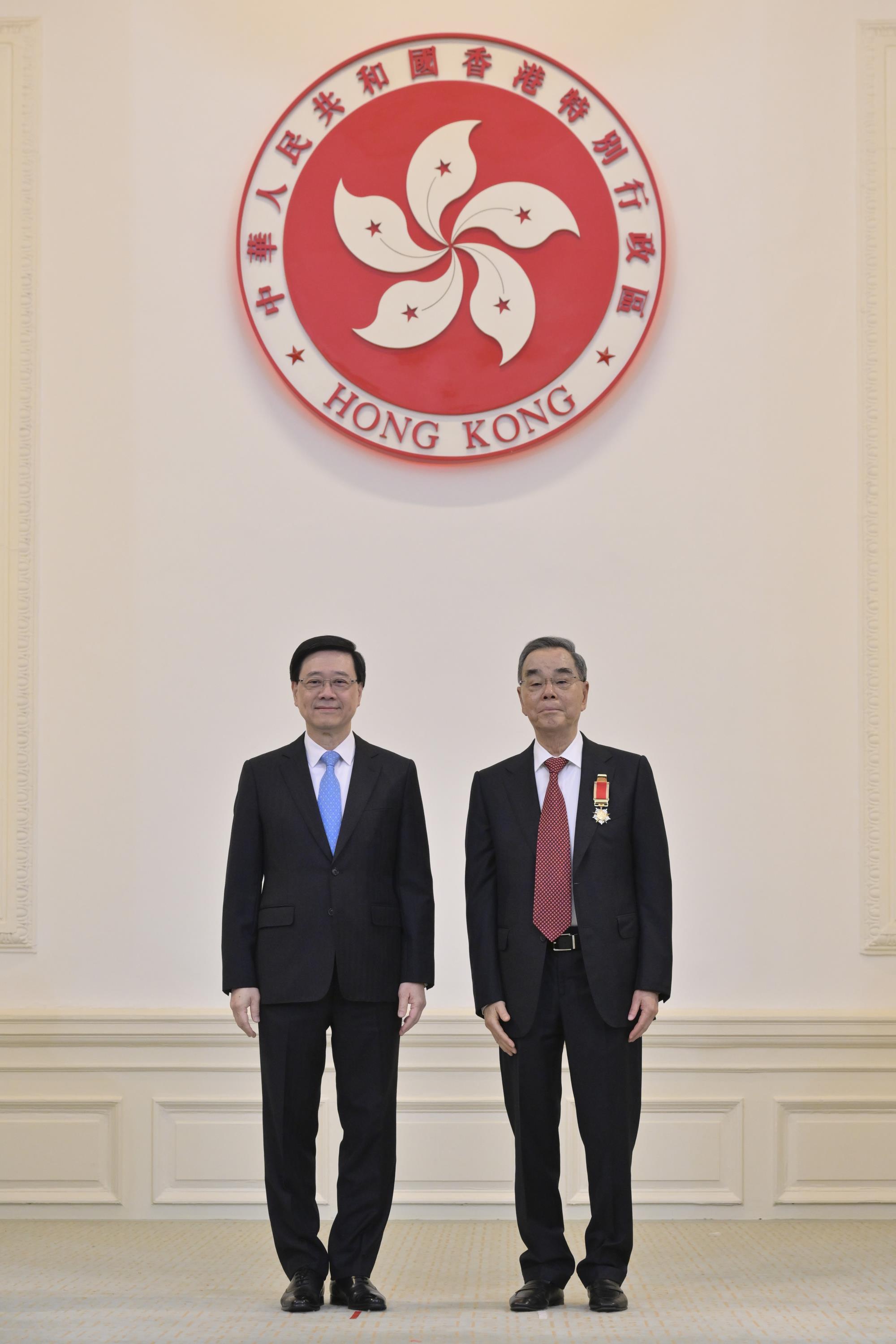 2024年，林树哲先生获颁大紫荆勋章.jpg